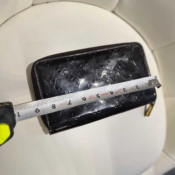 Louis Vuitton Dark Brown Embossed Wallet - Picture 13 of 14